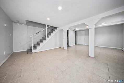 71 Sunshine Circle Bridgeport CT 06606