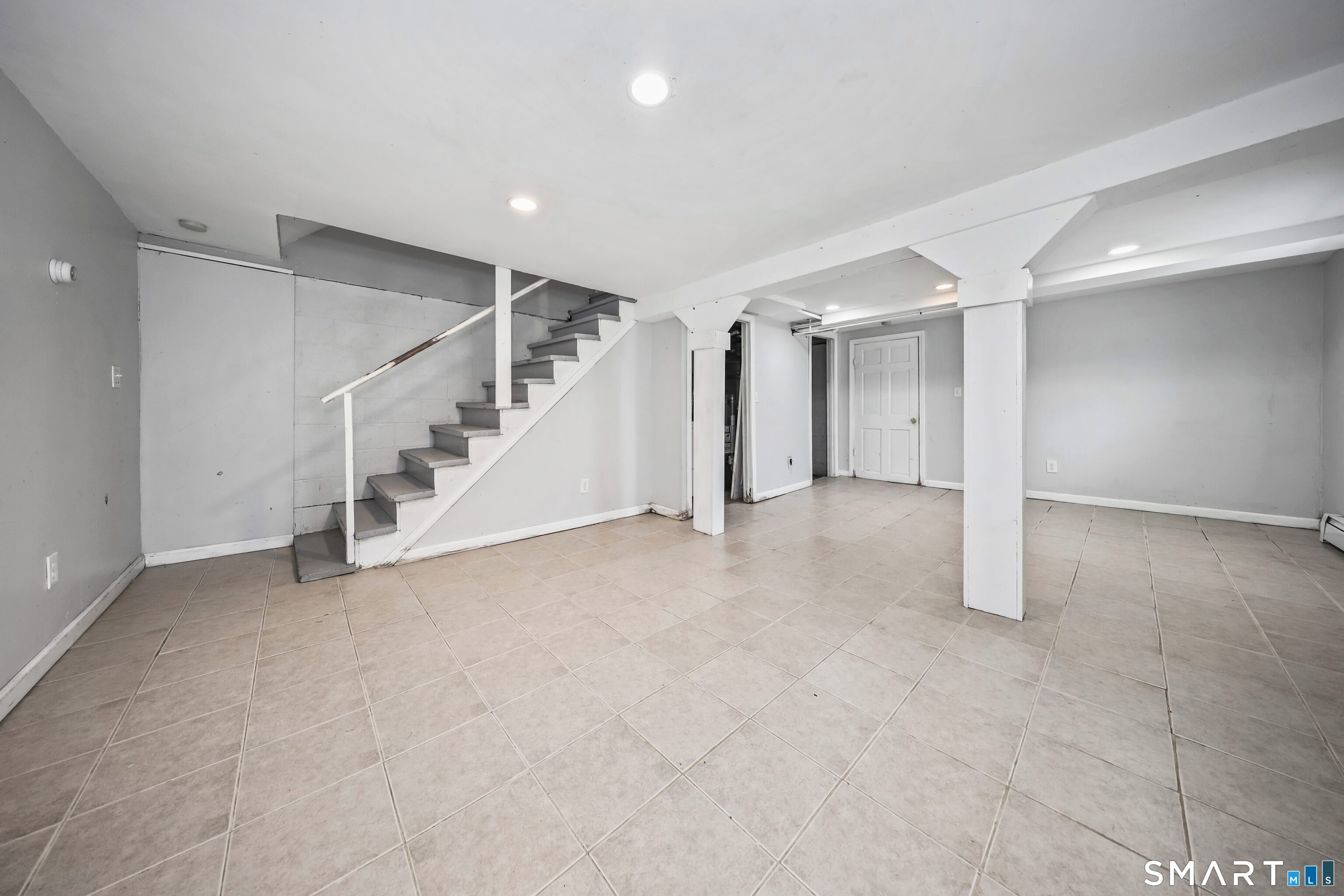 71 Sunshine Circle Bridgeport CT 06606