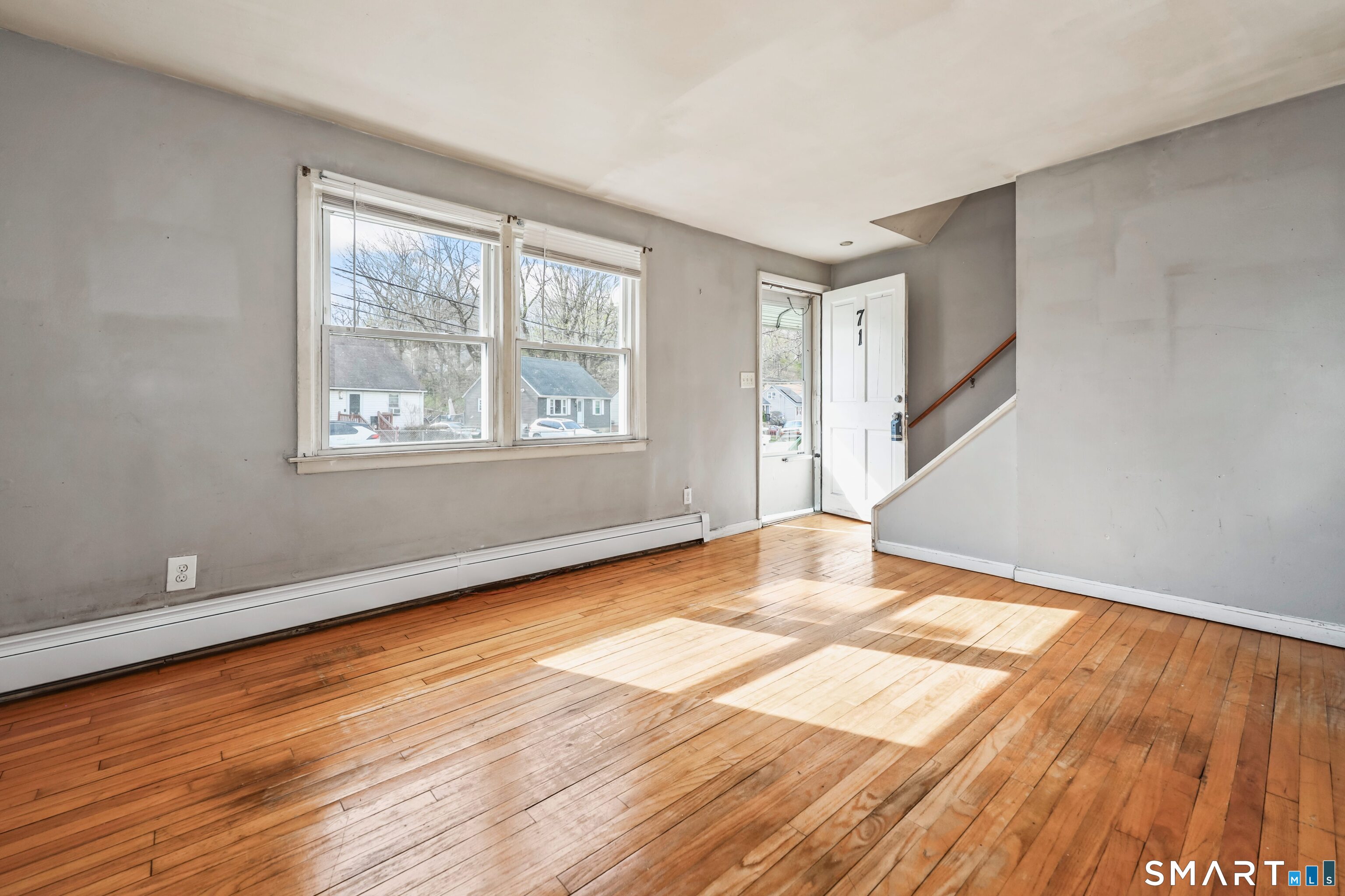 71 Sunshine Circle Bridgeport CT 06606