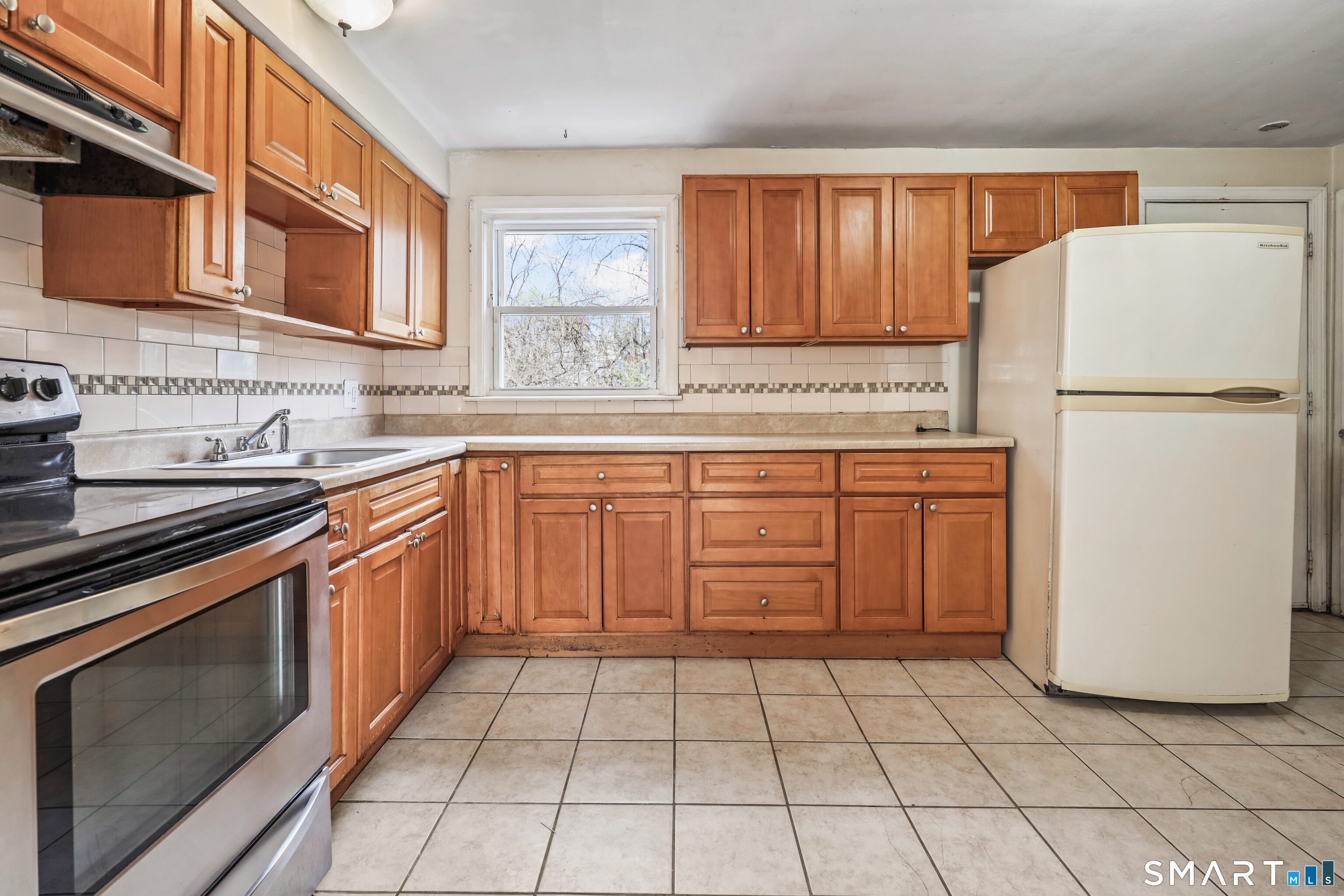 71 Sunshine Circle Bridgeport CT 06606