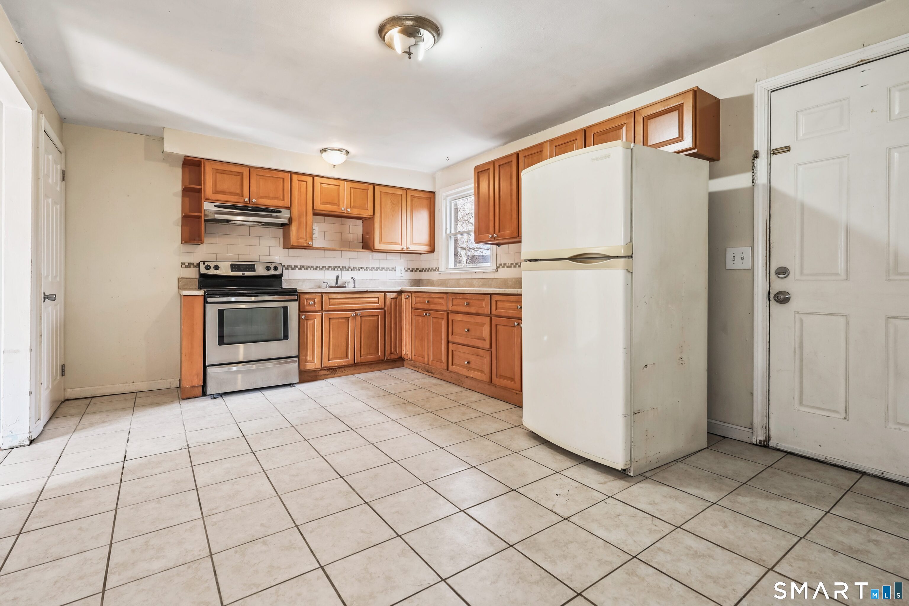 71 Sunshine Circle Bridgeport CT 06606