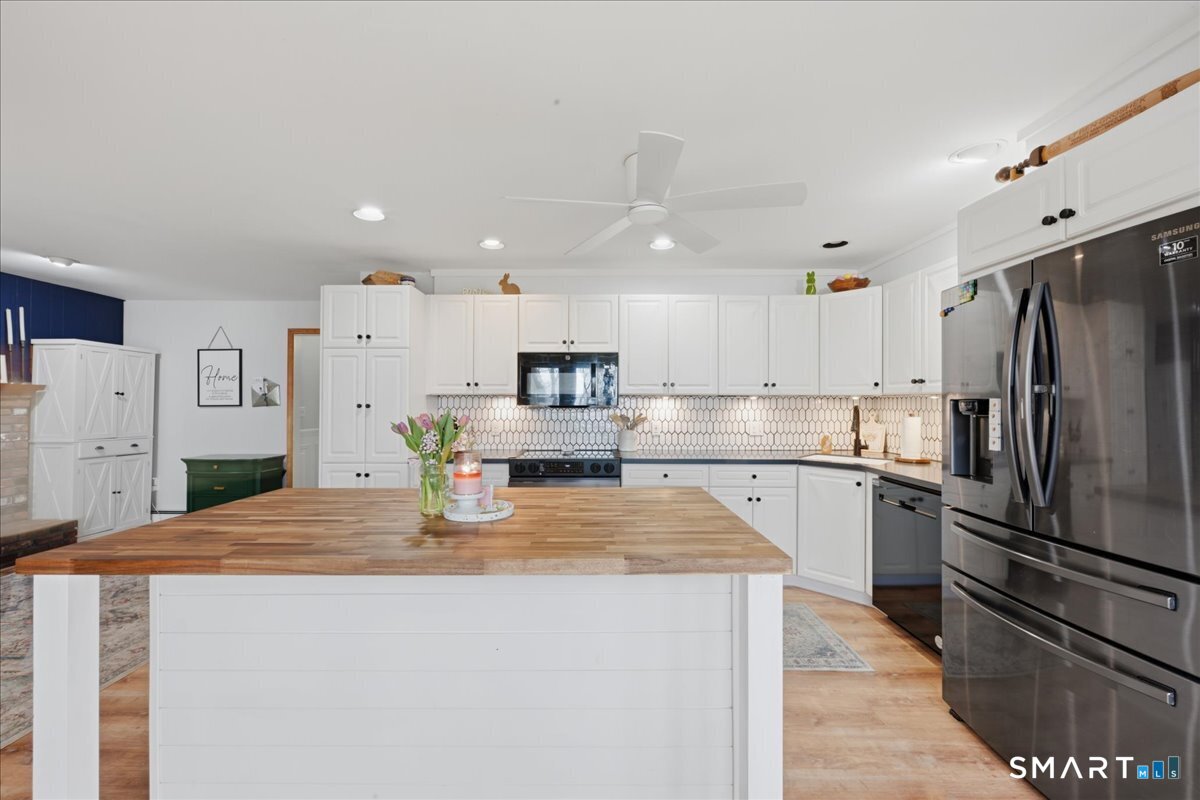 15 Ferry View Drive Ledyard CT 06335