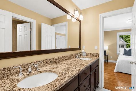 2 Ginos Way Ridgefield CT 06877
