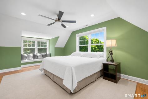 2 Ginos Way Ridgefield CT 06877