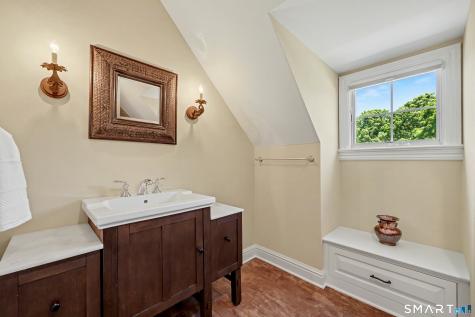 2 Ginos Way Ridgefield CT 06877