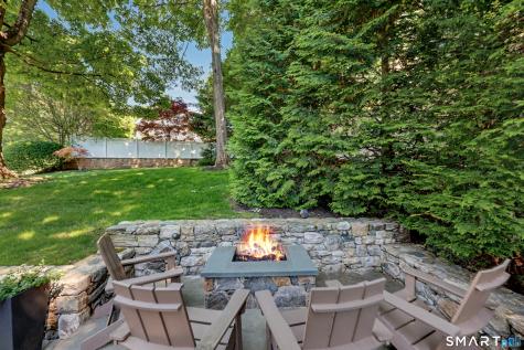 2 Ginos Way Ridgefield CT 06877