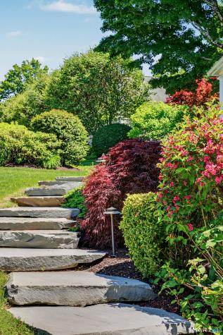 2 Ginos Way Ridgefield CT 06877