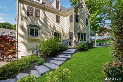 2 Ginos Way Ridgefield CT 06877