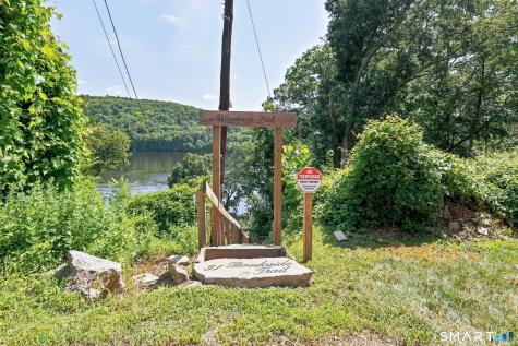51 Bankside Trail Newtown CT 06482