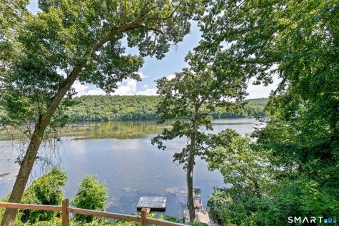 51 Bankside Trail Newtown CT 06482