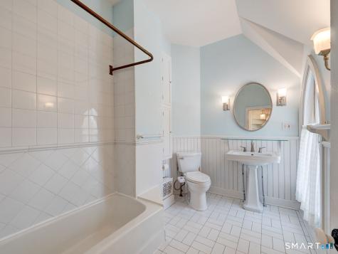 6 Pelton Hill Chester CT 06412