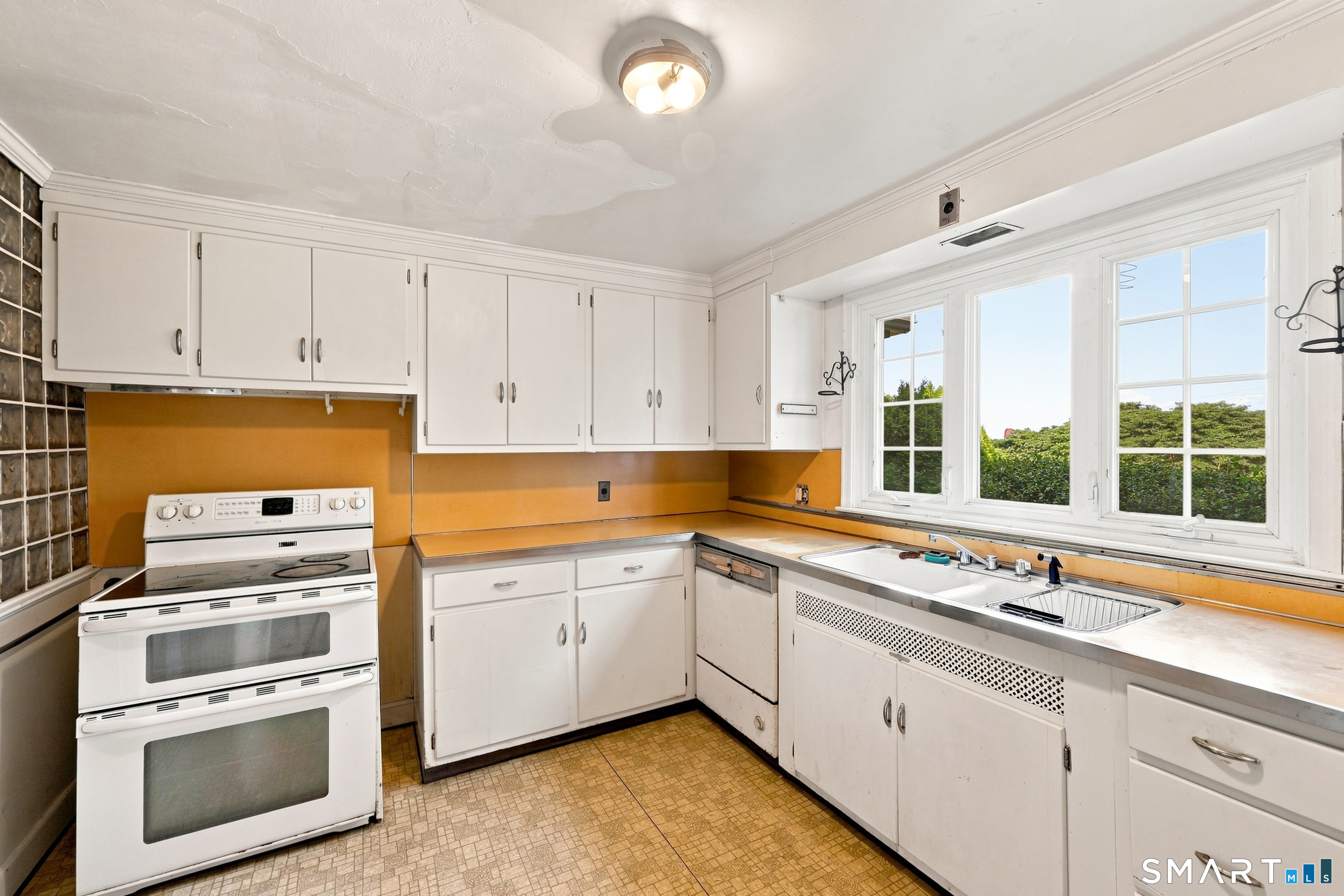 54 Ferncliff Drive West Hartford CT 06117