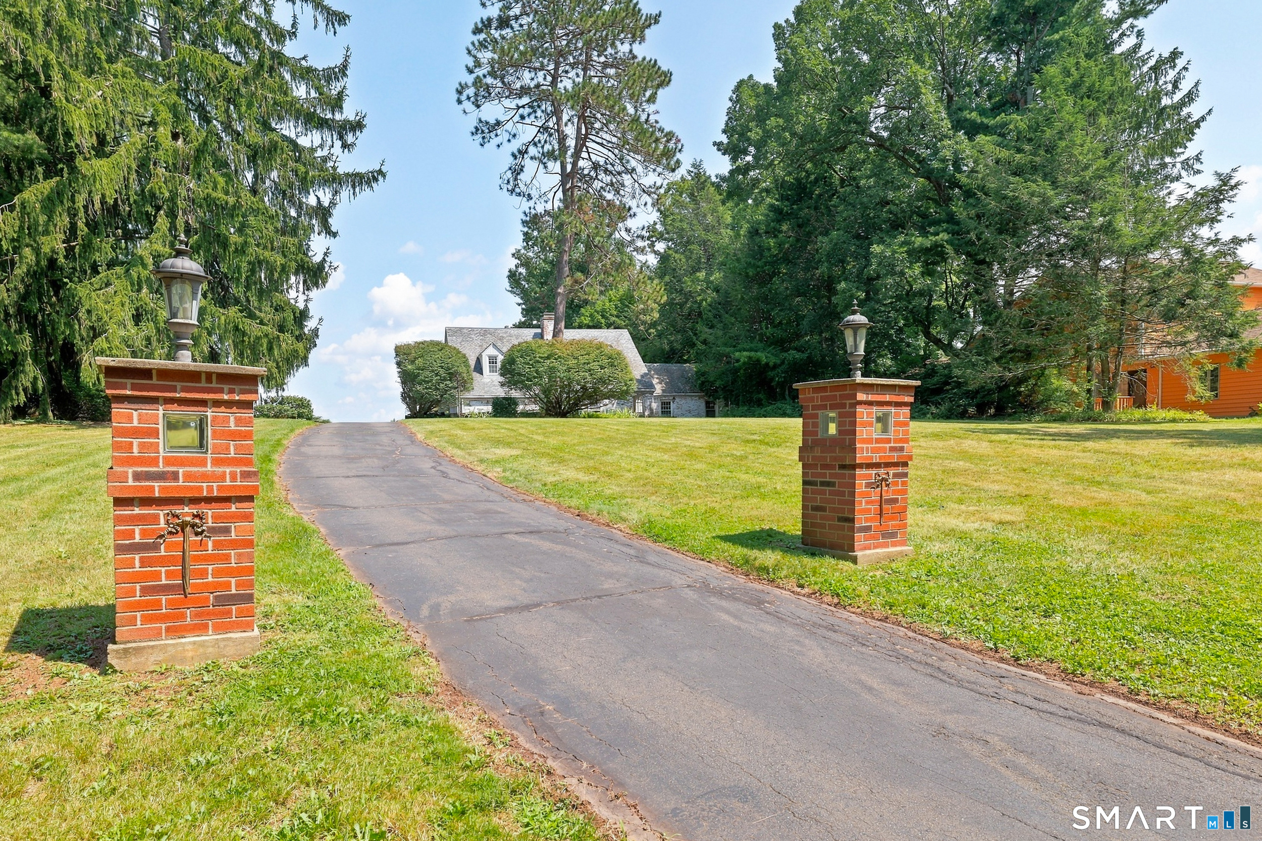 54 Ferncliff Drive West Hartford CT 06117