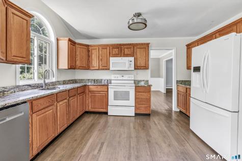 39 Greenbriar Road Oxford CT 06478