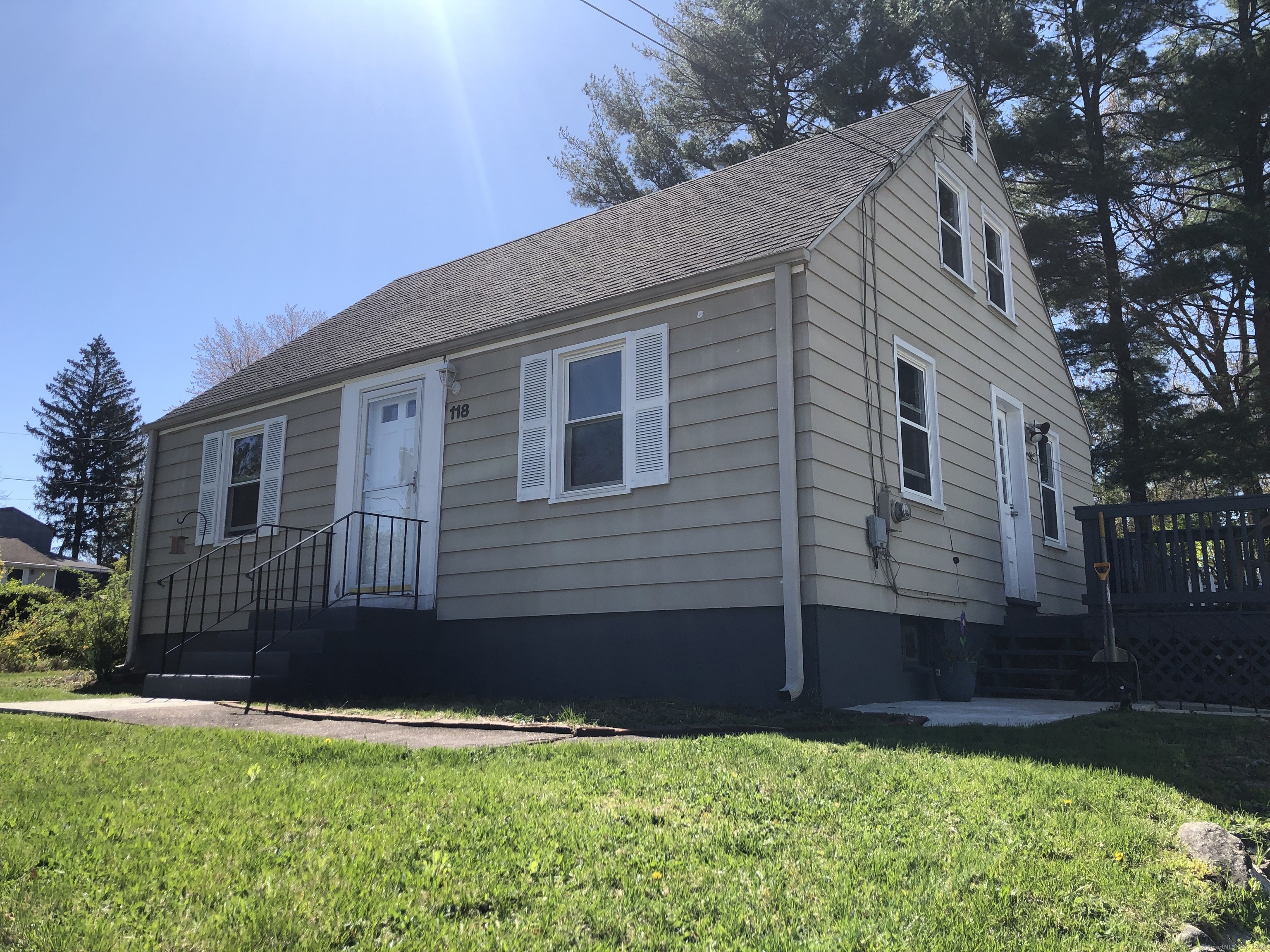 118 Loomis Street Manchester CT 06042