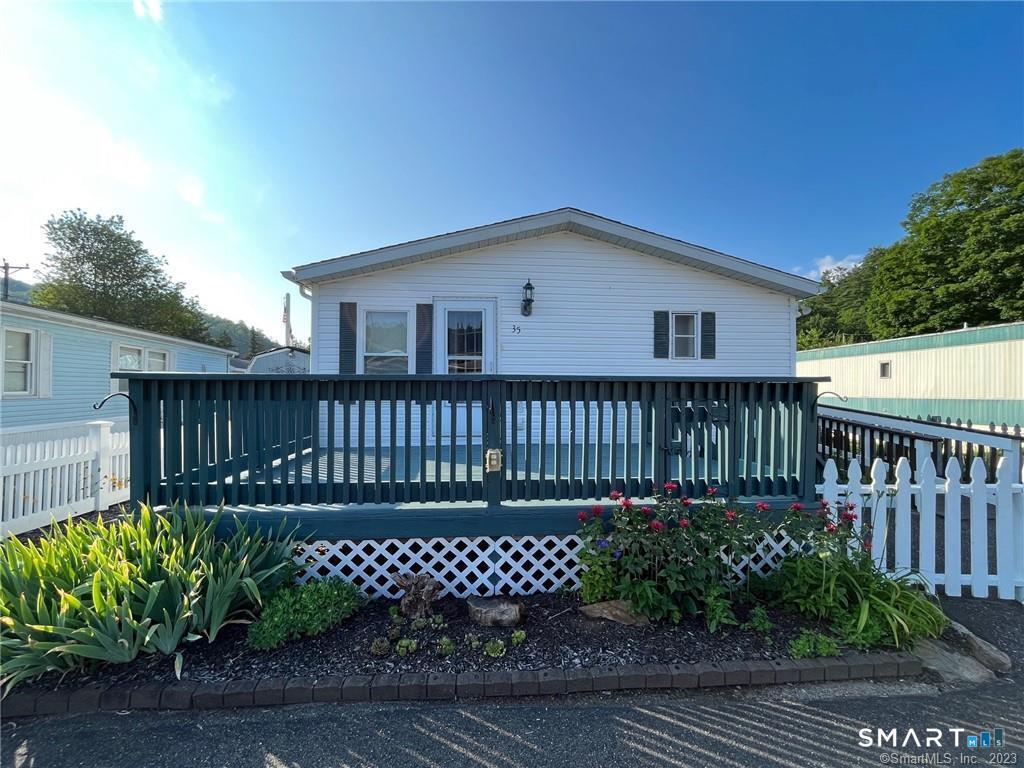 1070 Amity Road Bethany CT 06524