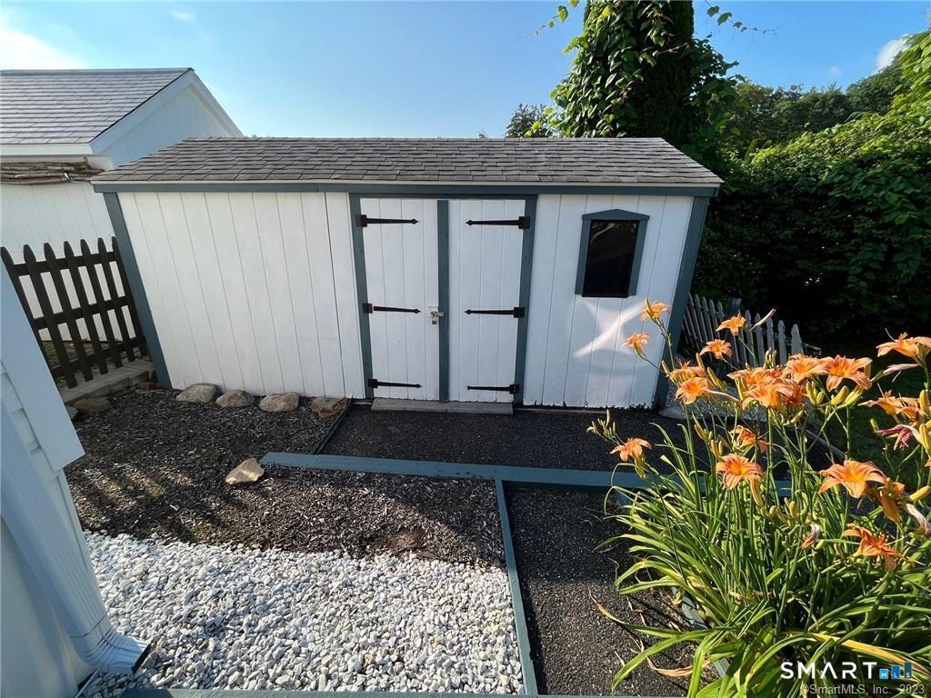 1070 Amity Road Bethany CT 06524