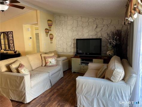 1070 Amity Road Bethany CT 06524