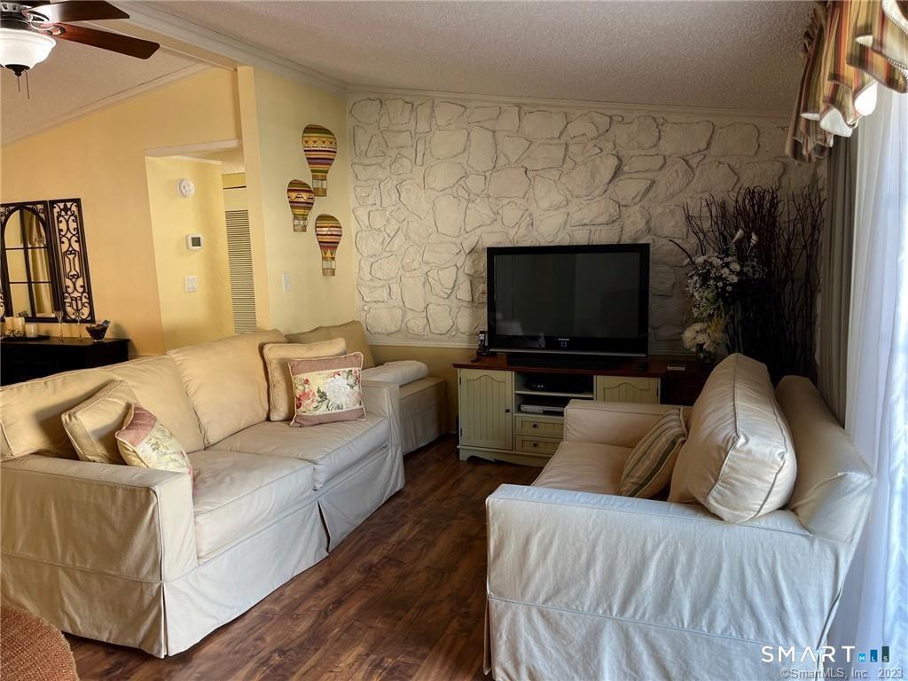 1070 Amity Road Bethany CT 06524