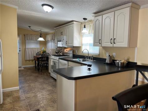 1070 Amity Road Bethany CT 06524