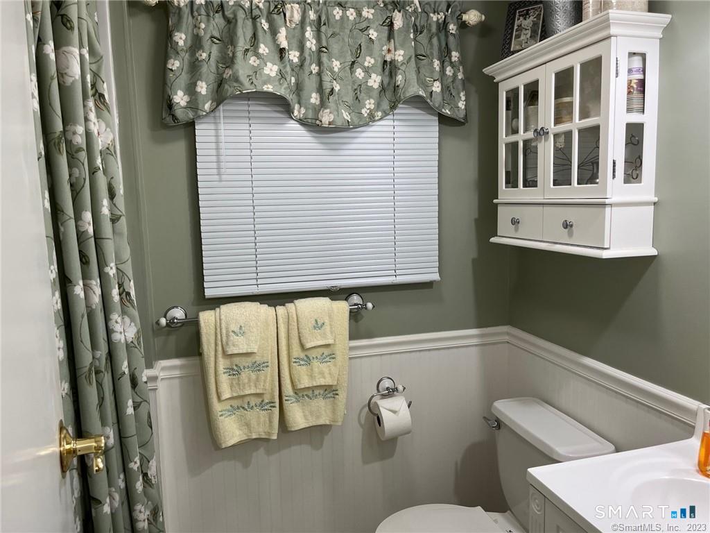 1070 Amity Road Bethany CT 06524