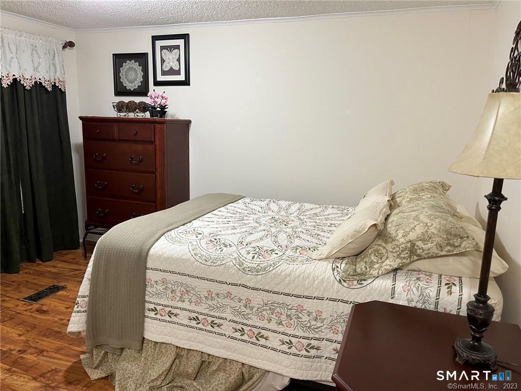 1070 Amity Road Bethany CT 06524
