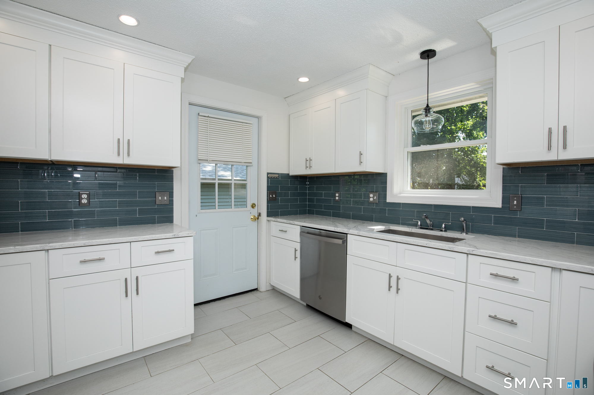 7 Raynham Road East Haven CT 06512