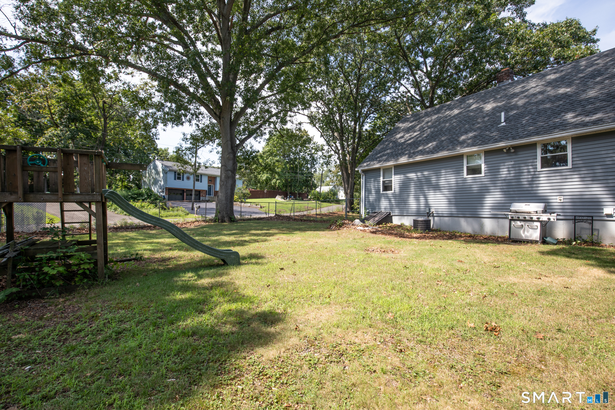 7 Raynham Road East Haven CT 06512