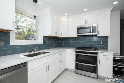 7 Raynham Road East Haven CT 06512
