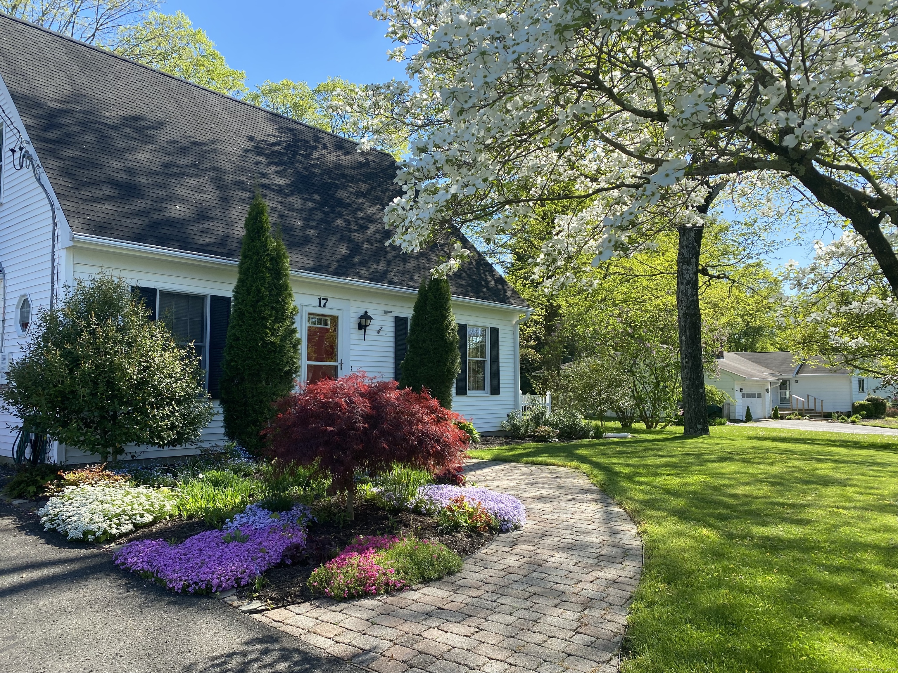 17 Taylor Terrace New Milford CT 06776