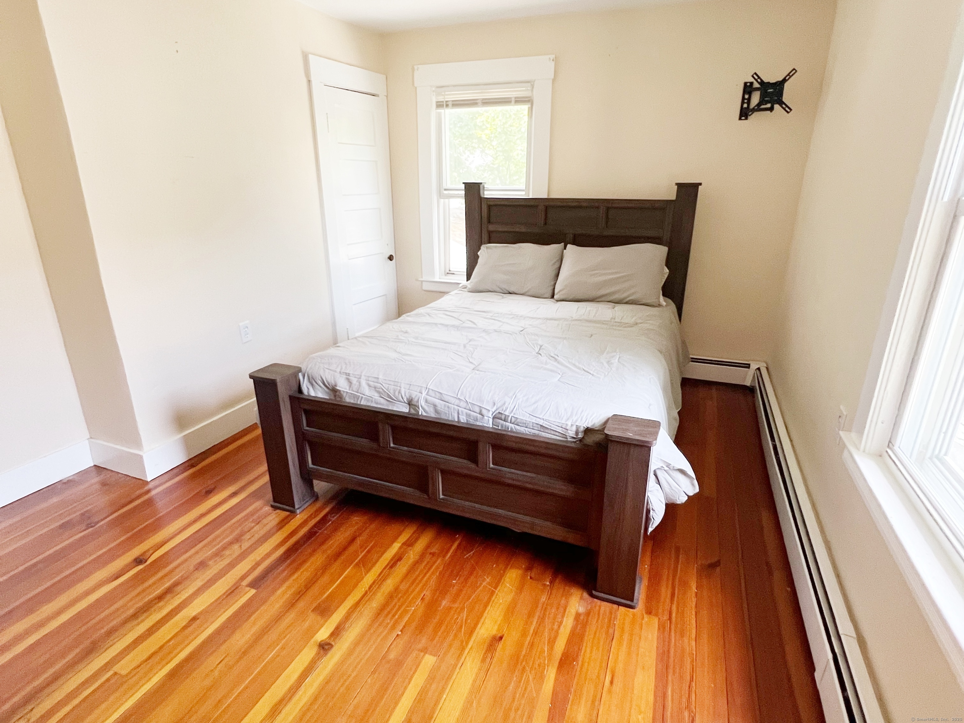 46 Glenwood Street Manchester CT 06040