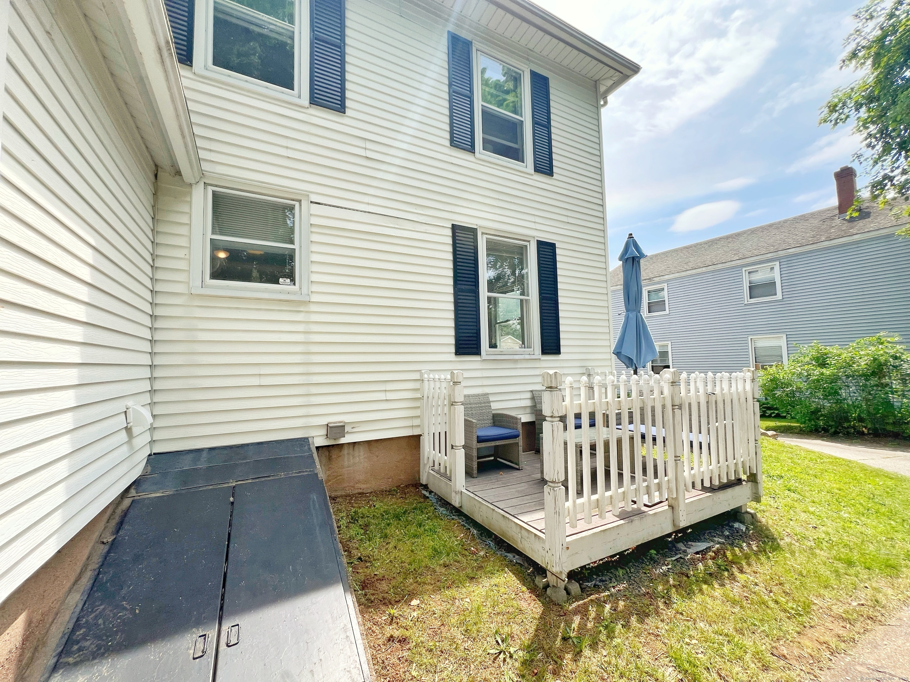 46 Glenwood Street Manchester CT 06040