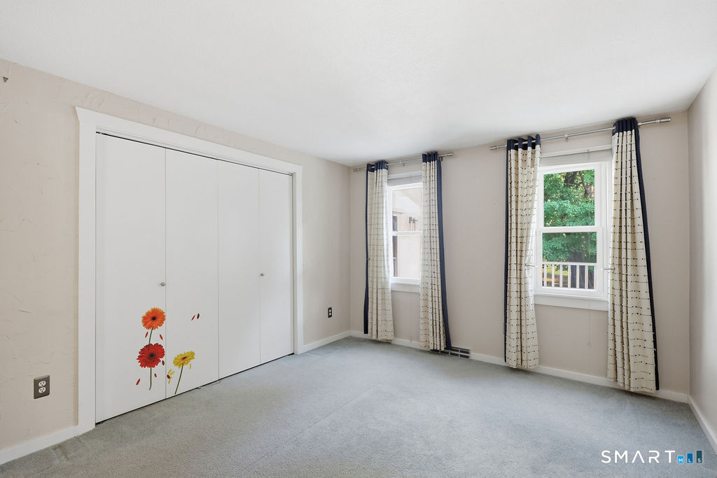 36 Banks Road Simsbury CT 06070