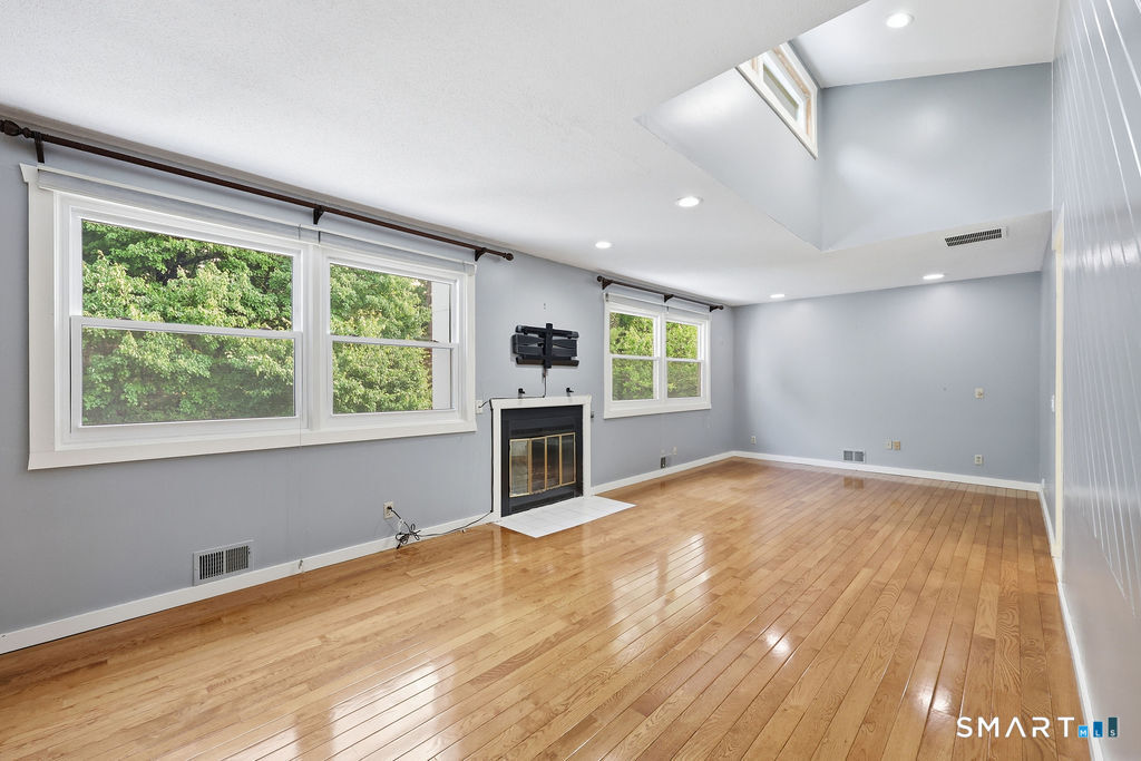 36 Banks Road Simsbury CT 06070