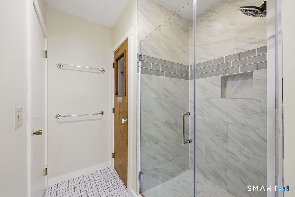 36 Banks Road Simsbury CT 06070