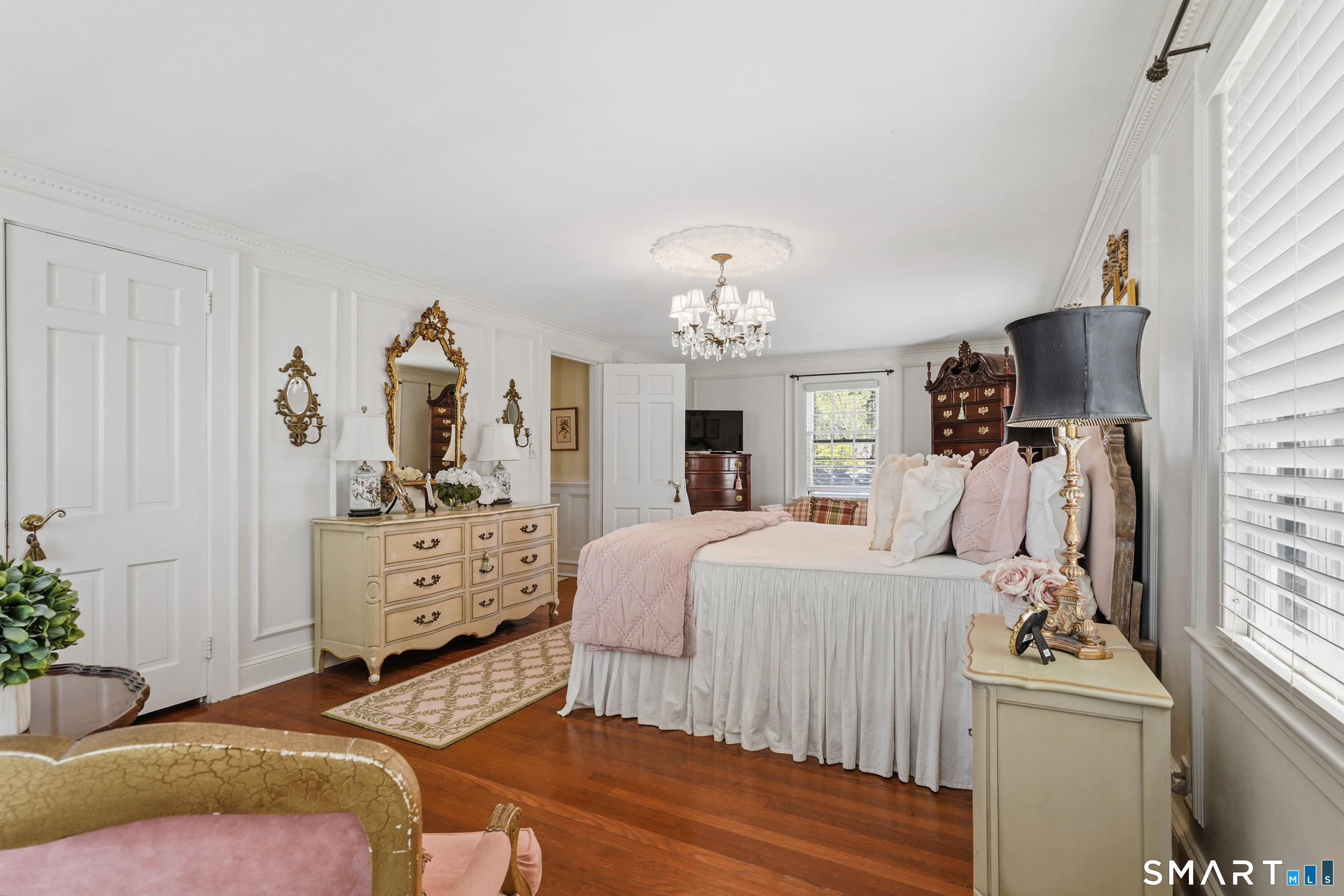 42 Newport Avenue West Hartford CT 06107