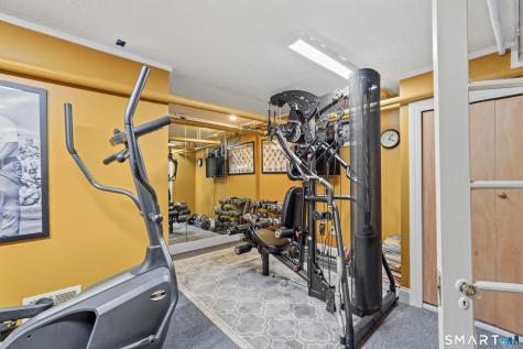 42 Newport Avenue West Hartford CT 06107