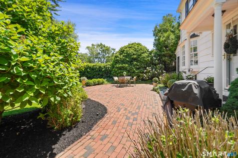 42 Newport Avenue West Hartford CT 06107