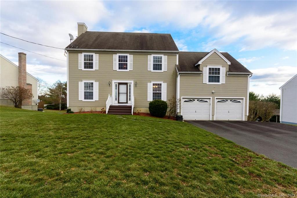 23 Commodore Hull Drive Derby CT 06418