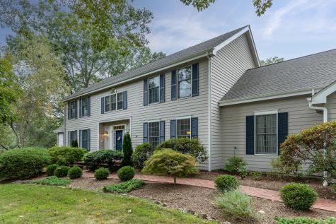 32 Sail Harbour Drive New Fairfield CT 06812