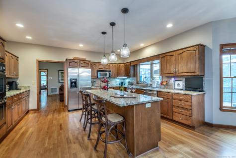 32 Sail Harbour Drive New Fairfield CT 06812