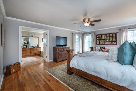 32 Sail Harbour Drive New Fairfield CT 06812