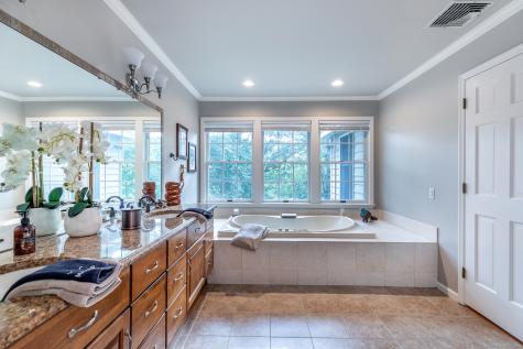 32 Sail Harbour Drive New Fairfield CT 06812