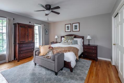 32 Sail Harbour Drive New Fairfield CT 06812