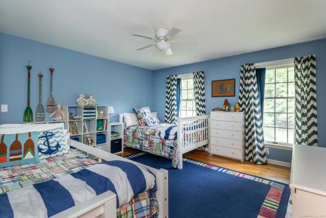 32 Sail Harbour Drive New Fairfield CT 06812