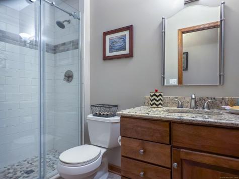 32 Sail Harbour Drive New Fairfield CT 06812