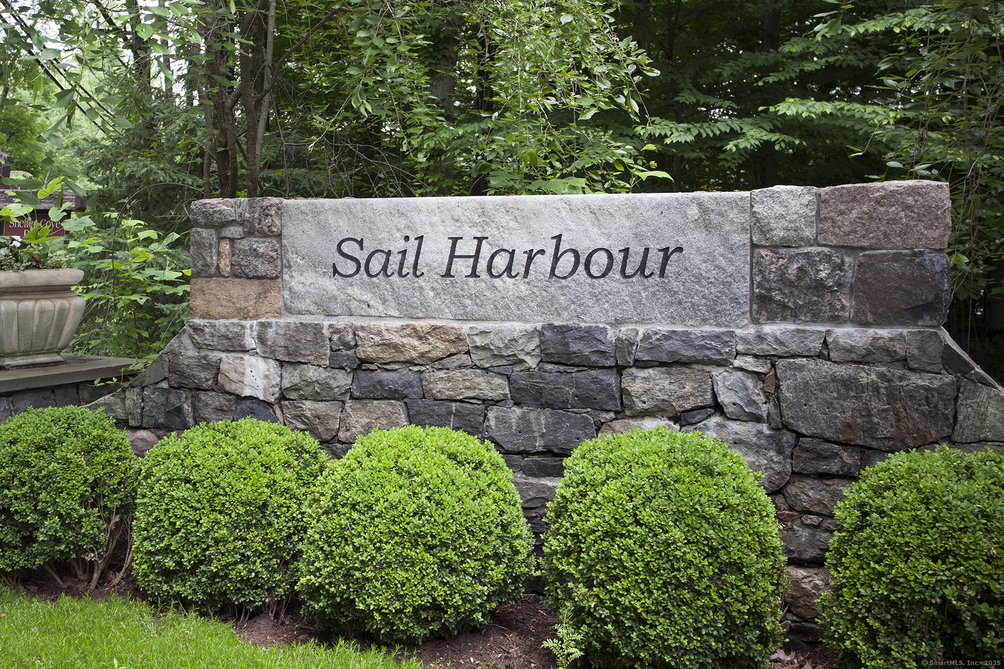 32 Sail Harbour Drive New Fairfield CT 06812