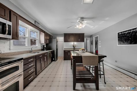 3 Grand Place Newtown CT 06470