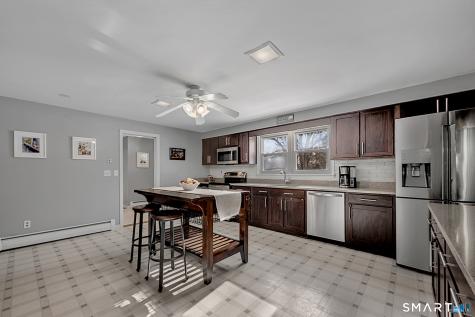 3 Grand Place Newtown CT 06470