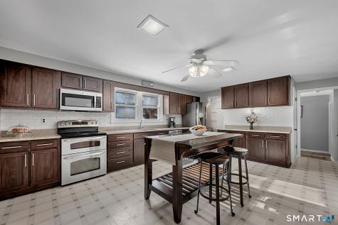 3 Grand Place Newtown CT 06470